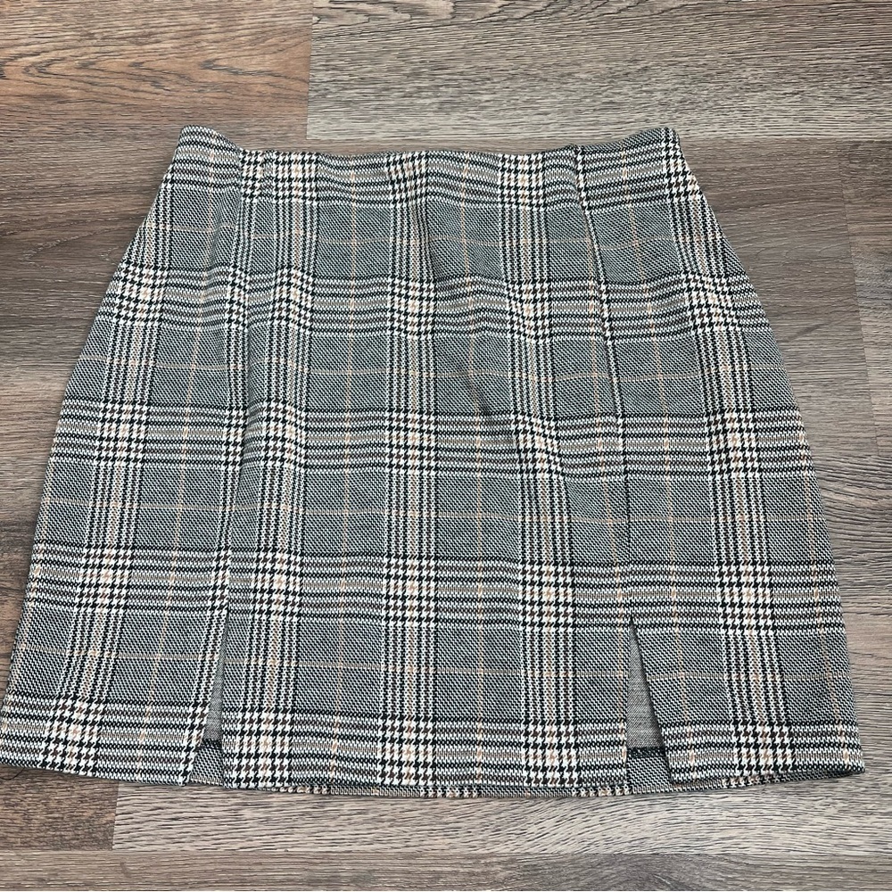 H&M Divided Black and Brown Plaid Mini Skirt with Front Slits Size Small